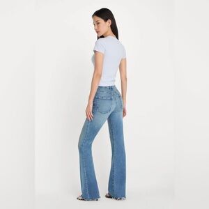 Good American - Soft Tech Good Petite Flare Jeans